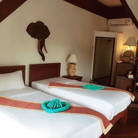 Nai Harn Coco Palace Resort מראה חיצוני תמונה